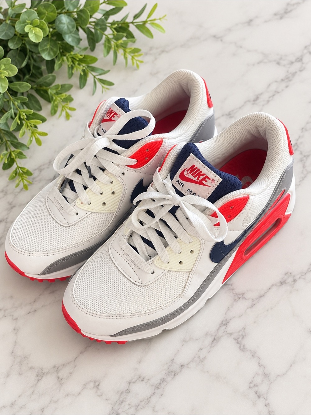 Nike Air Max 90 Men’s Size 9 White Grey Navy Red Sneakers DB0625-101